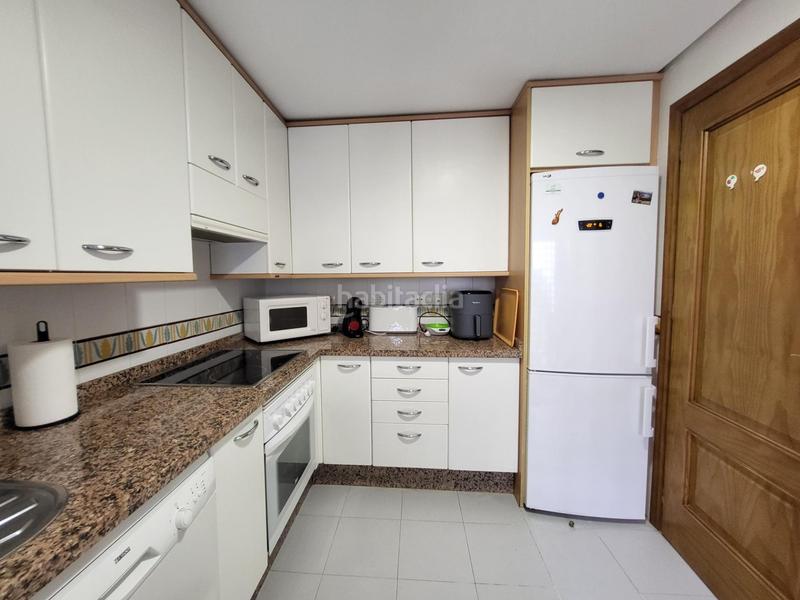 Foto b3387e90-424f-4e49-8055-24d2cc4c055e. Alquiler apartamento exclusivo apartamento reformado en sun beach, en Estepona