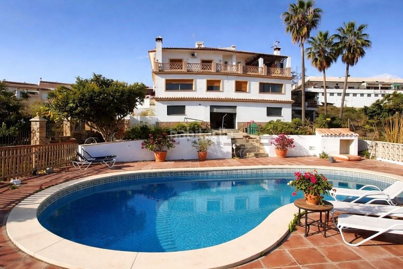 Foto 02a48ea7-4af9-4818-a31b-4aca16ef8bfe. Casa amb aparcament piscina a Cancelada Estepona
