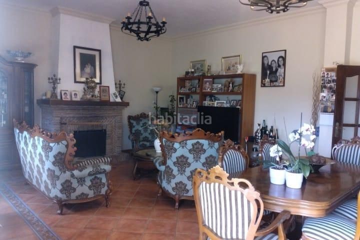 Foto 591ff970-16ad-4ecb-b320-fc57a626d120. Casa amb aparcament piscina a Cancelada Estepona
