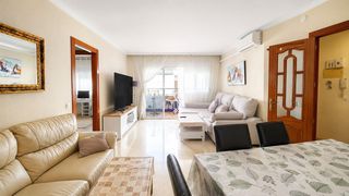 Apartamento en San Pedro de Alcántara Pueblo. Piso de 3 dormitorios con terraza en zona céntrica de san pedro