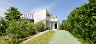 Xalet a Las Brisas. Villa con gran potencial de reforma en las brisas, nueva andaluc