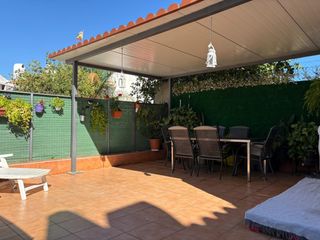 Casa adossada  Calle pico del aneto. Chalet adosado en atalaya, unos minutos hasta el mar san pedro e