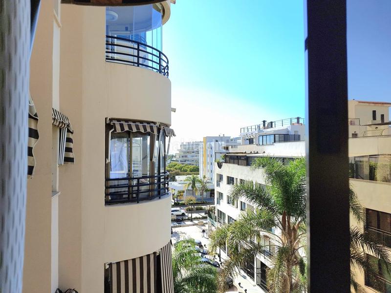 Foto 1b7300ed-3e56-4d02-b593-aea63b4a9f5c. Piso en Ricardo Soriano Marbella