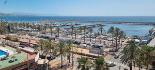 Apartamento en Puerto Deportivo. Magnífico piso en 1ª línea  en planta alta de playa con vistas a
