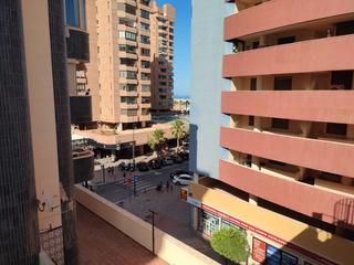 Attico en Calle del capitan 35. Magnfico tico zona puerto deportivo con ascensor terraza y sol