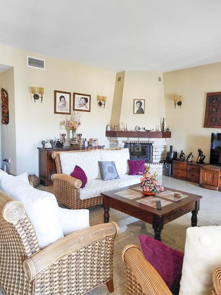 Foto 829e3318-6e7b-42c9-bcb7-a3e3f2cacfe4. Chalet magnífica y amplia villa en la sierrezuela con garaje y piscina privada en Mijas