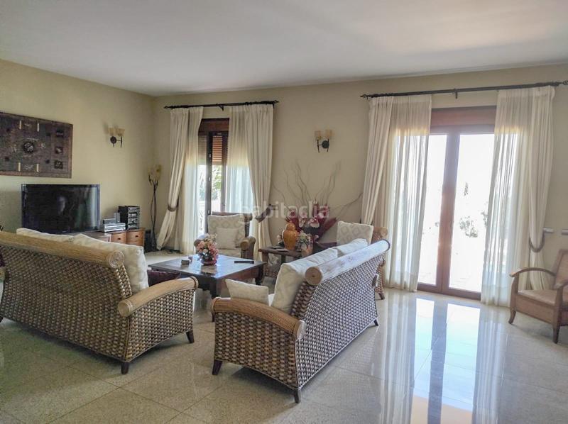 Foto 90bb0c97-7aa9-470a-be5f-ba0bd60b4940. Chalet magnífica y amplia villa en la sierrezuela con garaje y piscina privada en Mijas