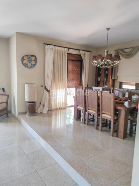 Foto f4c973c6-3011-43a3-ac69-2133ac4ece75. Chalet magnífica y amplia villa en la sierrezuela con garaje y piscina privada en Mijas