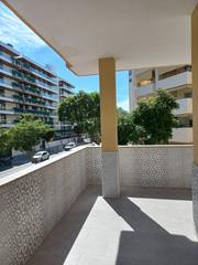 Appartement à Castillo Sohail - Myramar. Magnífico piso reformado en esquina zona de la mezquita con 2 te