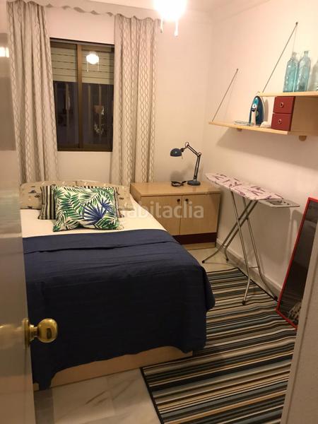 Foto eda394c2-6777-45b2-bd7f-42d1c9796efe. Piso magnífico y amplio piso reformado en la feria con plaza de garaje en Fuengirola