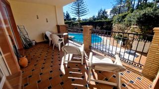 Pis a Mijas Golf. Magnífico piso en mijas golf con terraza, garaje y piscina
