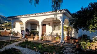 Chalet à Campo de Mijas. Magnífico chalet con 2 apartamentos independientes, estudio invi