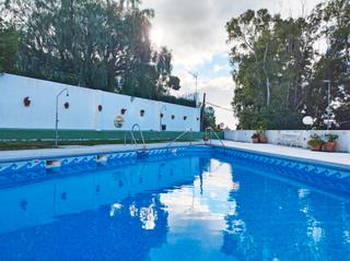 Appartement à Torreblanca del Sol. Magnífico piso cerca de la playa con ascensor, piscina y parking