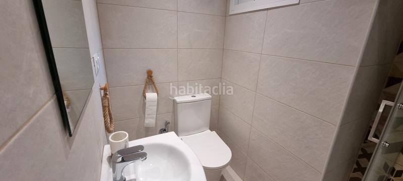 Foto 75f6a6f0-0f59-4946-b376-fed265890f70. Piso magnífico piso reformado 2ª planta sin ascensor 2ª línea de playa en Fuengirola