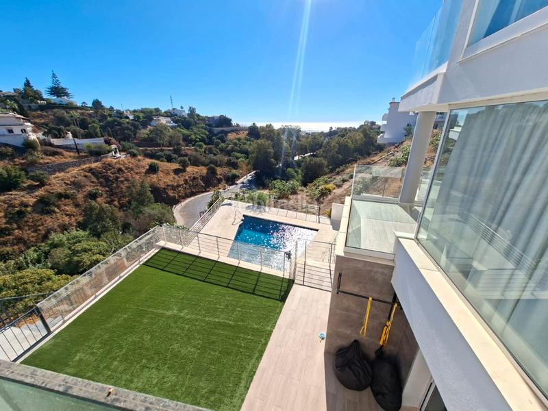 Foto 271e7db4-3b9c-4121-be06-51f5065a6c97. Maison jumelée avec parking piscine dans Torreblanca del Sol Fuengirola