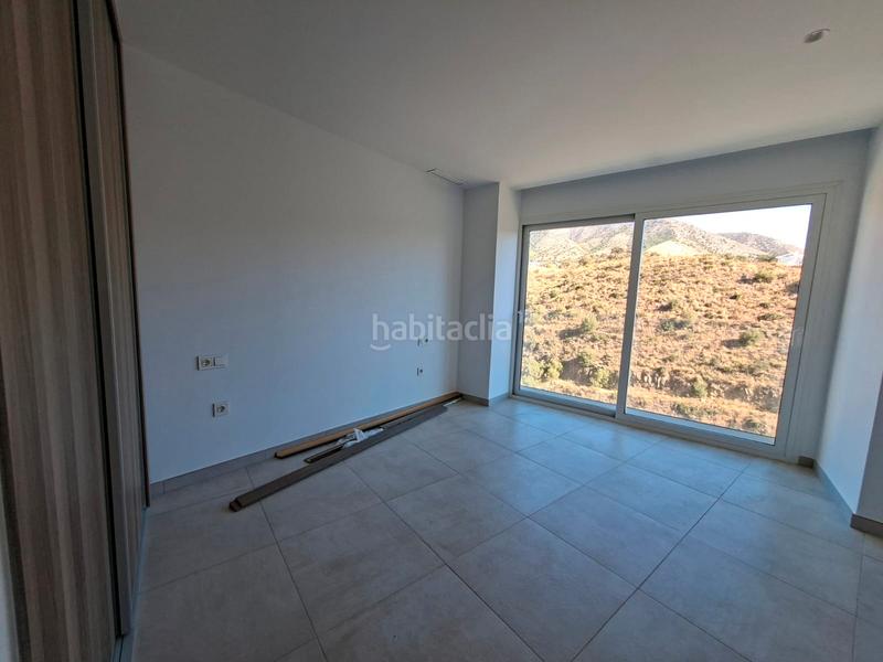 Foto 5447cd5b-51e6-4602-bd70-e7da40c77486. Maison jumelée avec parking piscine dans Torreblanca del Sol Fuengirola