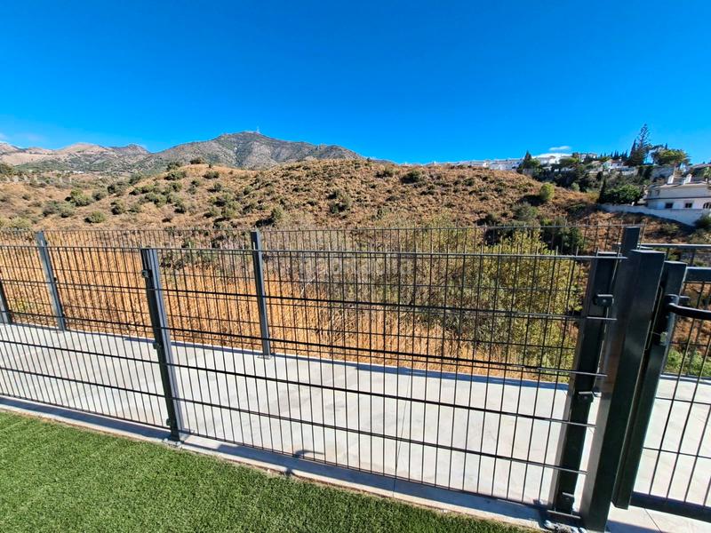 Foto be15760d-f44d-4dd9-8f71-0236bf05bd3d. Maison jumelée avec parking piscine dans Torreblanca del Sol Fuengirola