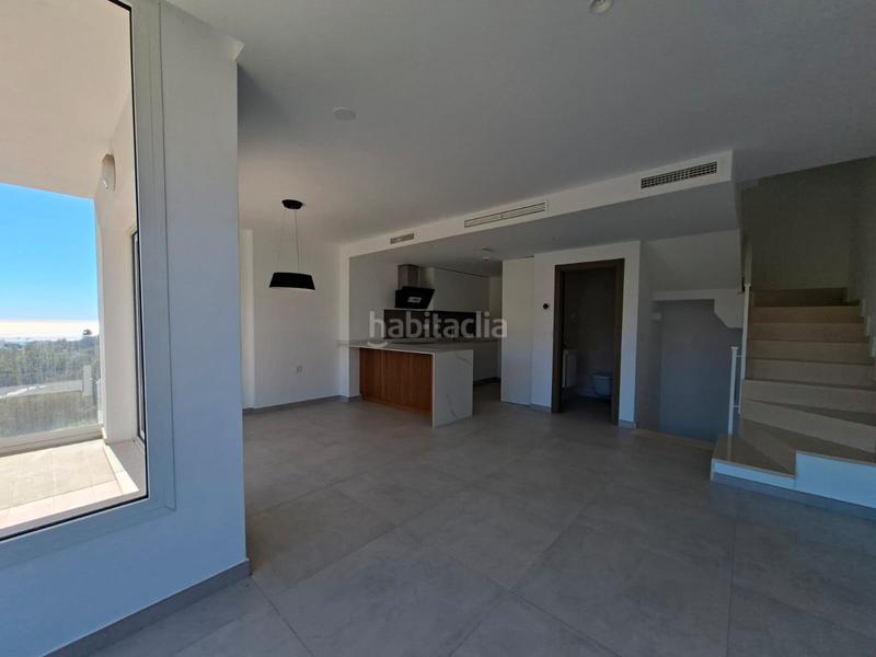 Foto c3c70fdf-7909-4128-bd5d-945fd2444101. Maison jumelée avec parking piscine dans Torreblanca del Sol Fuengirola