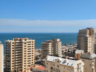 Piso en Playa de los Boliches. Magnífico piso en esquina con vistas al mar, terrazas, ascensor