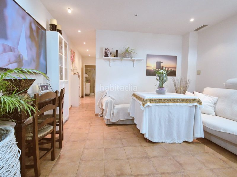 Foto 98a4a1bd-51a5-435a-9ea3-e5535828e514. Local comercial magnífico local con vivienda, piscina exterior e interior, sauna, parking. en Fuengirola