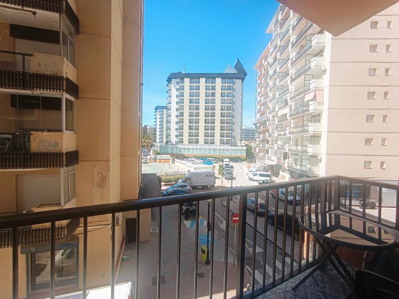 Foto 4d2a0b83-aec6-4101-8c1d-cfc2dacbb5d2. Piso magnífico piso reformado terraza vistas al mar, ascensor, amueblado y parking en Fuengirola