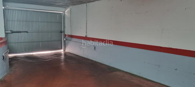 Foto 7ad03fef-cfa8-4948-b311-8b44f8b26b3a. Aparcament cotxe a Puerto Deportivo Fuengirola