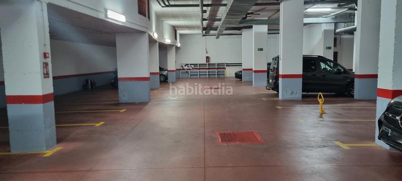 Foto 98fbf810-1b8d-4974-8470-1358f46ed3e3. Aparcament cotxe a Puerto Deportivo Fuengirola