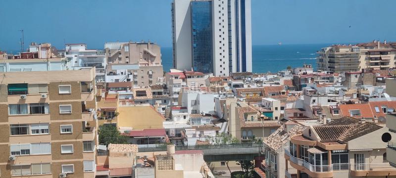 Foto b5fae2f0-af50-4e9e-9773-9acae7d34e01. Piso magnífico piso para reformar con 2 terrazas y vistas al mar en Fuengirola