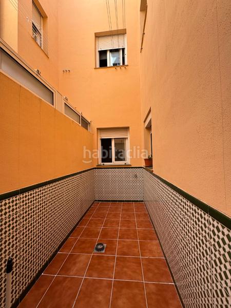 Foto 0bb375d6-69b0-4483-a153-d737d2b6f2e7. Piso magnífico piso con balcón , patio y ascensor en Mijas