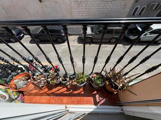 Pis a Las Cañadas. Magnífico piso con balcón , patio y ascensor