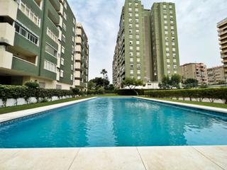 Appartamento en Los Boliches. Magnfico y amplio piso en los boliches con piscinas y trastero