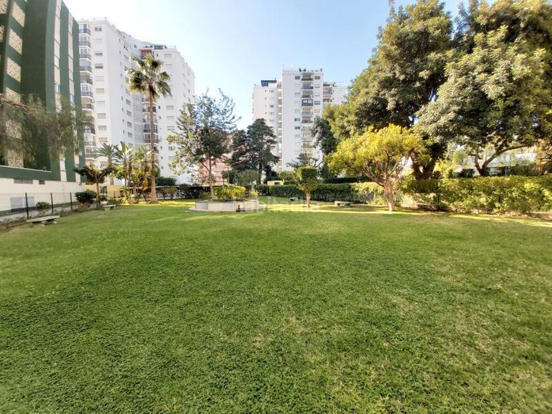Foto 98ce40b6-7760-49dc-a15e-648ed2a3fe68. Piso magnífico y amplio piso en Los Boliches con piscinas y trastero en Fuengirola
