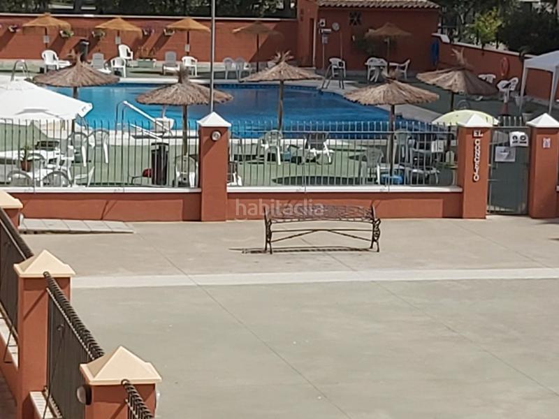 Foto 54b1f648-af4f-4c6d-8d43-9f43b1b12bd9. Piso magnífico y amplio piso con piscina y parking comunitario en Fuengirola