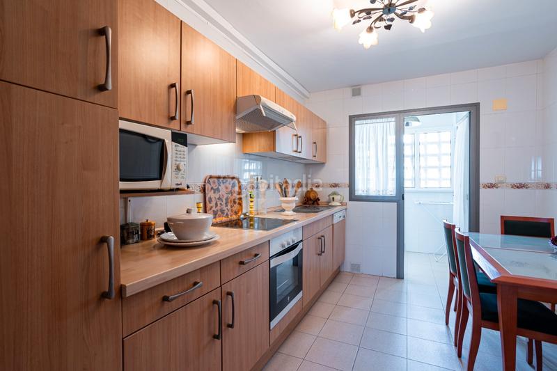 Foto 037ab5fa-a4bd-492e-ac86-51a392e4f5f7. Piso magnífico y amplio piso con garaje, trastero, terraza, piscina y infantil en Fuengirola