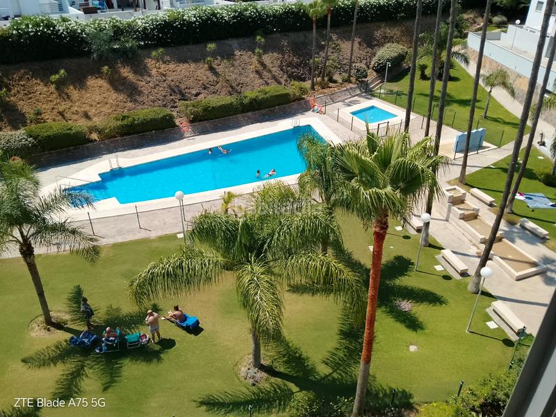 Foto 3003ba9c-bc1c-4a72-b5af-c522da61976b. Piso magnífico y amplio piso con garaje, trastero, terraza, piscina y infantil en Fuengirola