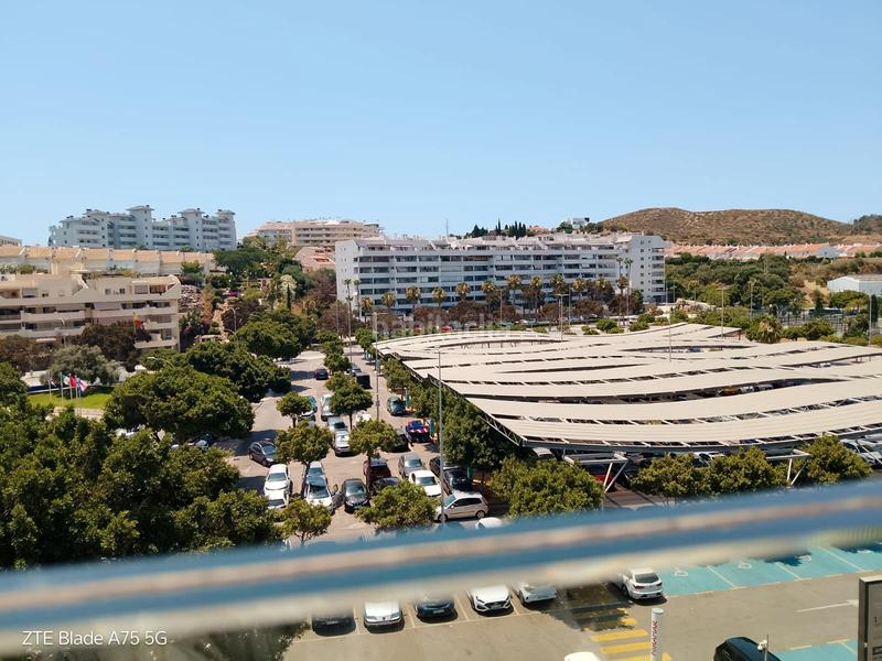 Foto 86db73c9-753a-4274-bbf7-d07a4c46832a. Piso magnífico y amplio piso con garaje, trastero, terraza, piscina y infantil en Fuengirola