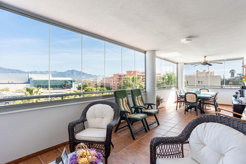 Foto c8f41a5b-8c3e-4718-9962-ab806530b83c. Piso magnífico y amplio piso con garaje, trastero, terraza, piscina y infantil en Fuengirola