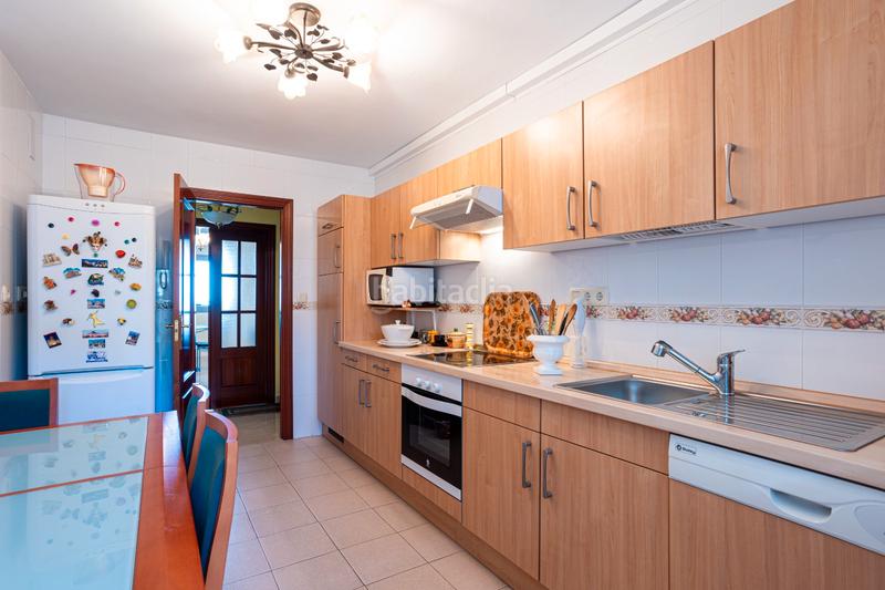 Foto e5a57a52-5304-4249-9f98-7fb5529b9aeb. Piso magnífico y amplio piso con garaje, trastero, terraza, piscina y infantil en Fuengirola