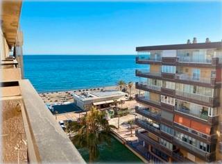 Appartement à Playa de los Boliches. Magnífico apartamento reforma 1ªlínea lateral con garaje y pisci