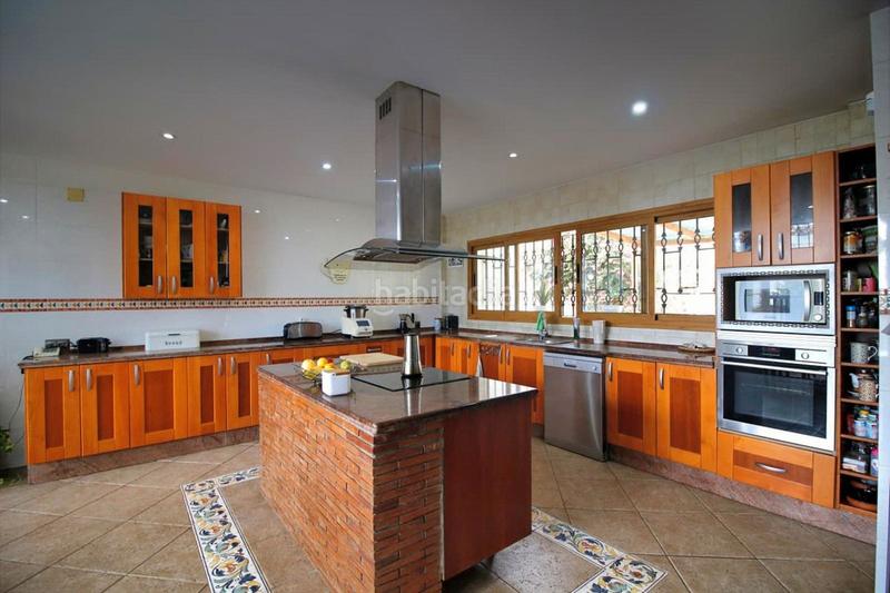 Foto 02855c08-70ea-4898-ba73-0c038defab70. Chalet con camino parcheggio piscina in Cortijo Torrequebrada Benalmádena