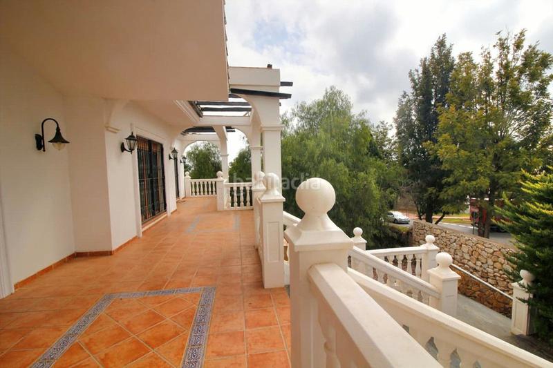 Foto 056b6966-00ec-4f23-a454-8d3ef6353f7d. Chalet con camino parcheggio piscina in Cortijo Torrequebrada Benalmádena