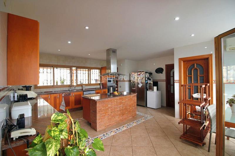 Foto 3ec44b26-46e8-405c-8c2f-c908cc954900. Chalet con camino parcheggio piscina in Cortijo Torrequebrada Benalmádena