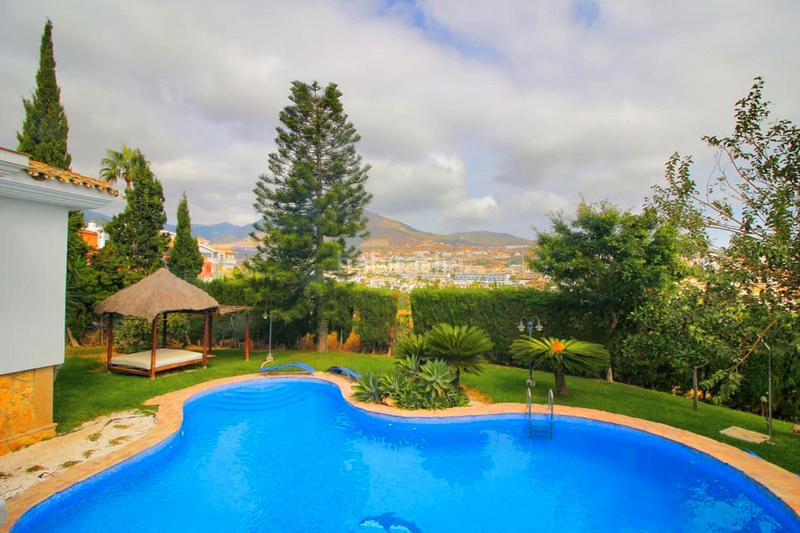 Foto 8a488b52-dc87-4d9c-936f-5cfdc489de54. Chalet con camino parcheggio piscina in Cortijo Torrequebrada Benalmádena