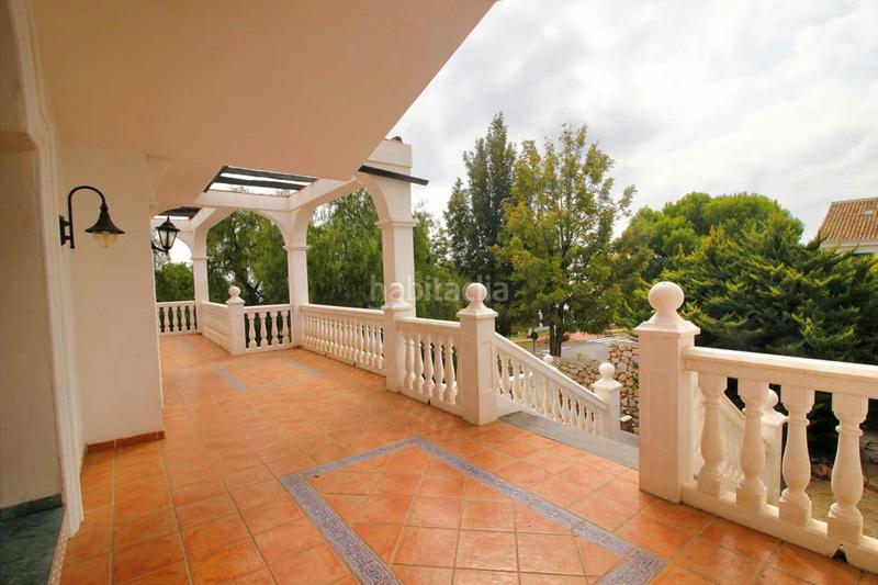 Foto c116e530-6797-446c-9bbb-9b16a6e1af38. Chalet con camino parcheggio piscina in Cortijo Torrequebrada Benalmádena