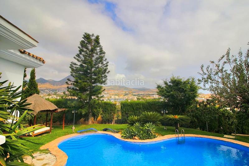 Foto c883c4bf-0282-40f3-b3bd-7037547b885f. Chalet con camino parcheggio piscina in Cortijo Torrequebrada Benalmádena