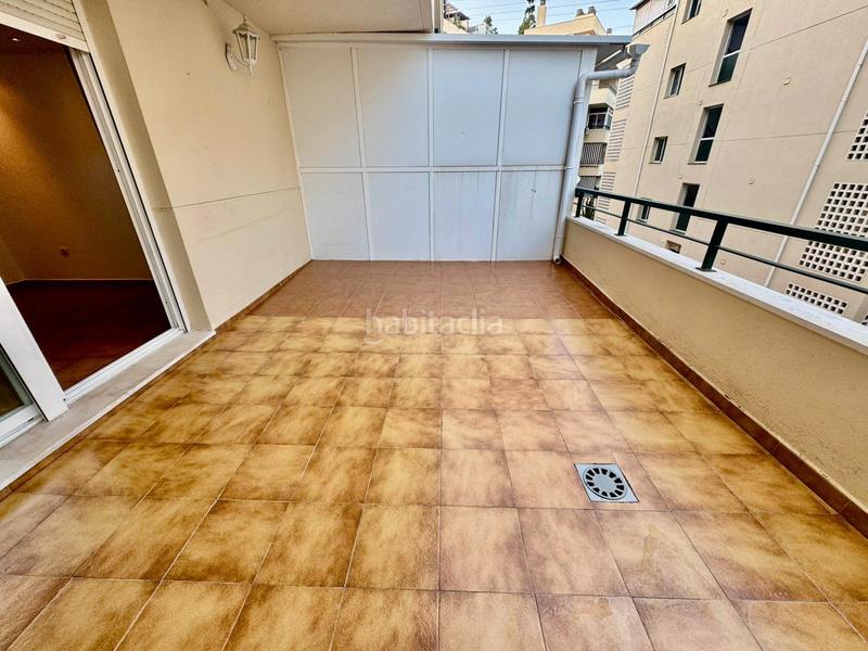 Foto c389e580-a7ec-461a-853a-78cb2c7777dc. Planta baixa amb xemeneia aparcament piscina a Calahonda Mijas