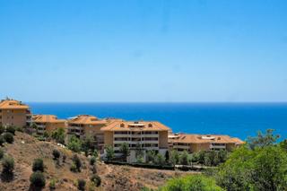 Dúplex a Torreblanca del Sol. Magnífico dúplex con 2 garajes, 2 piscinas y gym comunitario