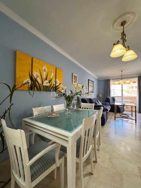 Foto 043e31e9-0e2a-488e-a477-bd6523d5d535. Piso magnífico piso con terraza, garaje y piscina comunitaria en Fuengirola