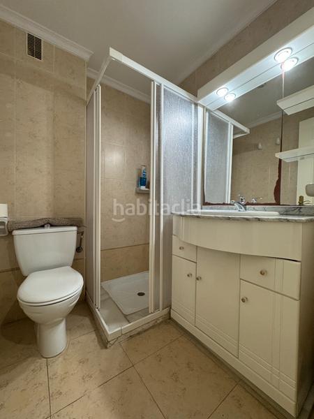 Foto baa461ca-cfba-420a-8ec4-dea9b7e17910. Piso magnífico piso con terraza, garaje y piscina comunitaria en Fuengirola
