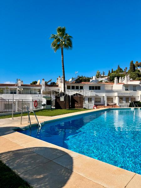 Foto 988a7c25-8062-400b-825c-2cdd315f569f. Casa adossada amb xemeneia aparcament piscina a campo de Mijas Mijas